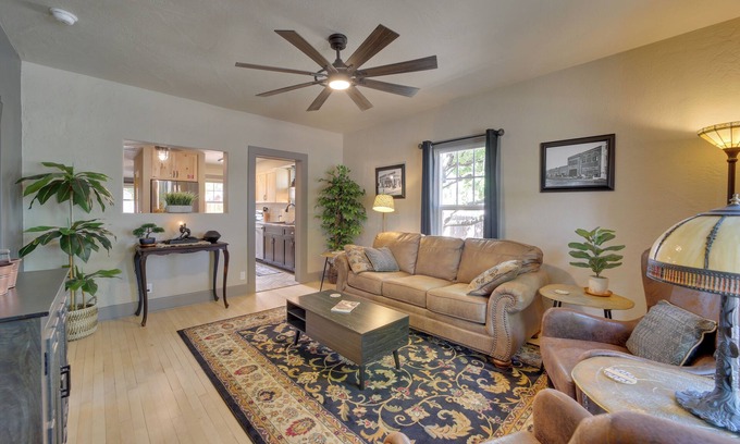 Clarkdale Cottage | < 1 Mi to Dtwn: Home w/Deck in Clarkdale!