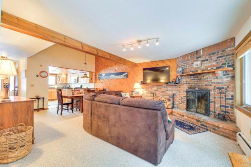 Killington House | 1 Mi to Killington Resort Townhome with Dry Sauna!