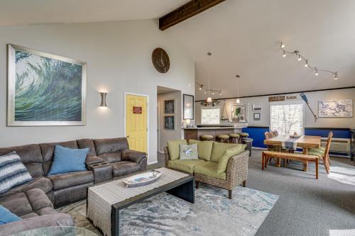 Osage Beach House | 1 Mi to Margaritaville Resort Osage Beach Home!