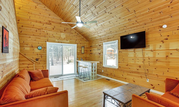 Cadillac House | < 1 Mi to Snowmobile Trails: Cozy Cadillac Retreat