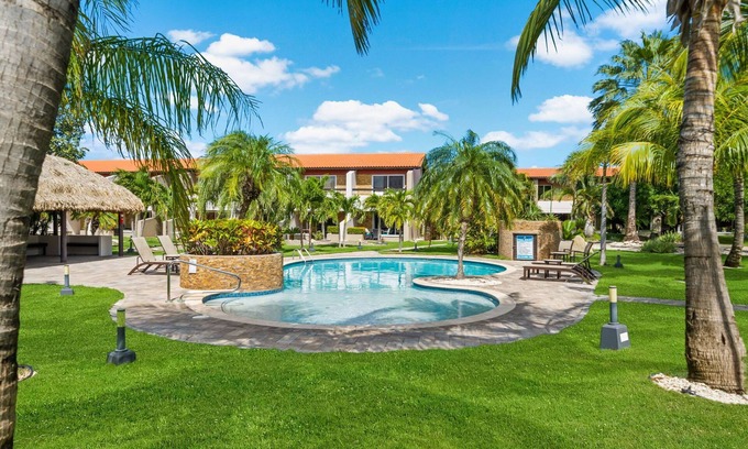 Oranjestad-West Condo | 1 min. walk to Eagle Beach * Pool * BBQ area