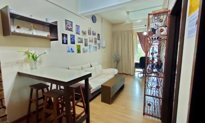 Teluk Intan House | 1 MINUTES TO TOWER SENTRAL INTAN HOMESTAY 6 ROOMS