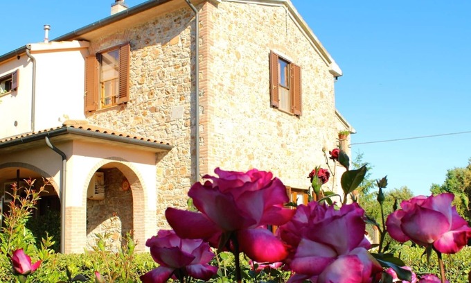 Campiglia Marittima House | 1 RIBOCCHI HOLIDAY HOME: TWO-ROOM APARTMENT WITH POOL, SEA, THERMAL BATHS AND MEDIEVAL VILLAGES