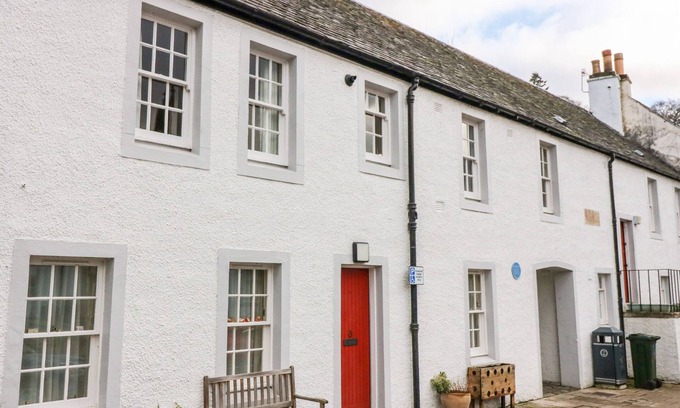 Murthly Cottage | 1 THE CROSS, pet friendly, character holiday cottage in Dunkeld
