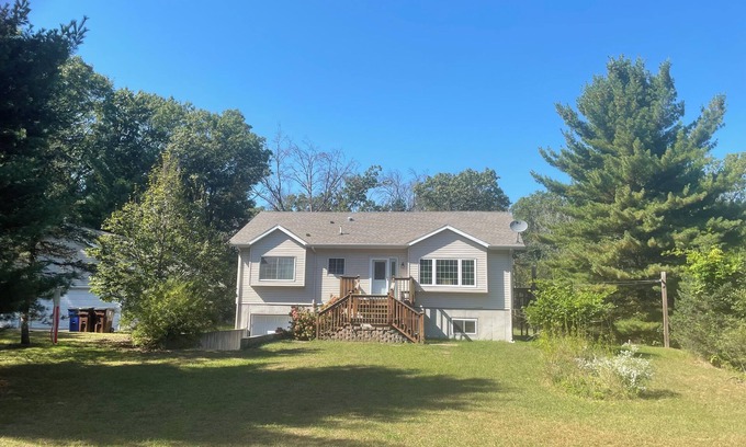 Oxford House | 10 Acre Grand Meadow Retreat