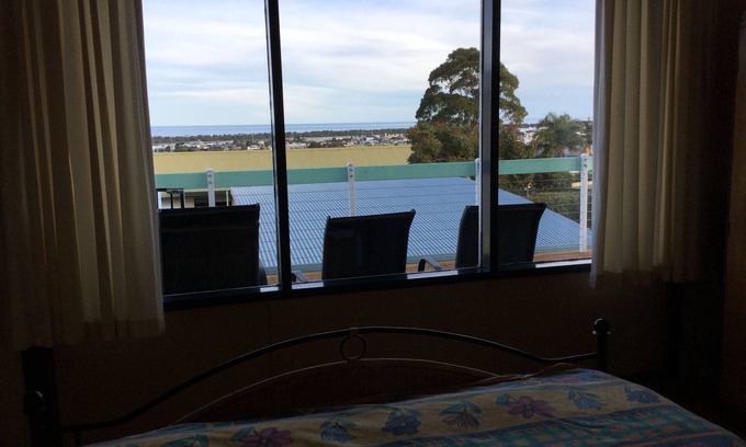 Lakes Entrance House | 10 GrandView, great little house with huge views of the ocean & lakes Free wifi