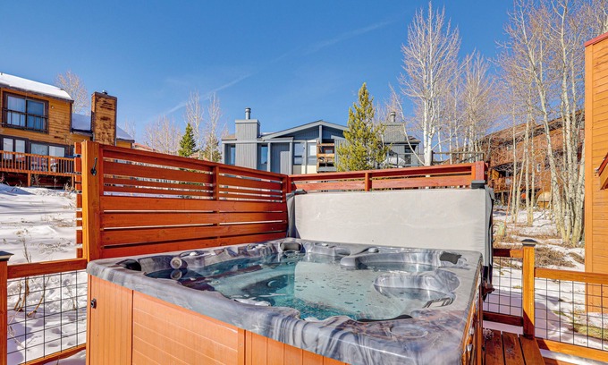 Wildernest Cottage | 10 Mi to Keystone Resort: Cabin w/Private Hot Tub