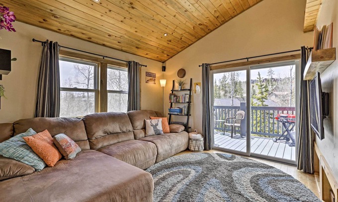 Wildernest Condo | 10 Mi to Ski: Condo w/Mtn Views in Silverthorne
