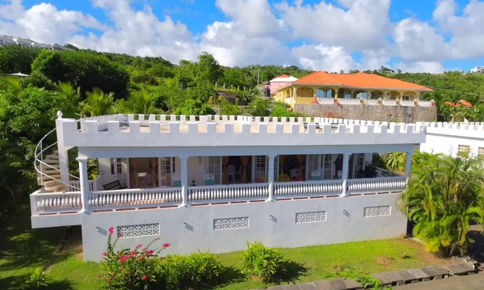 Savannes Villa | 10 Mins From the Airport and Beach