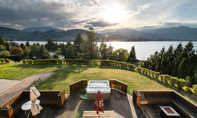 Okanagan-Similkameen House | 10 minutes from Penticton just off Skaha Lake, stunning views from Hot Tub!