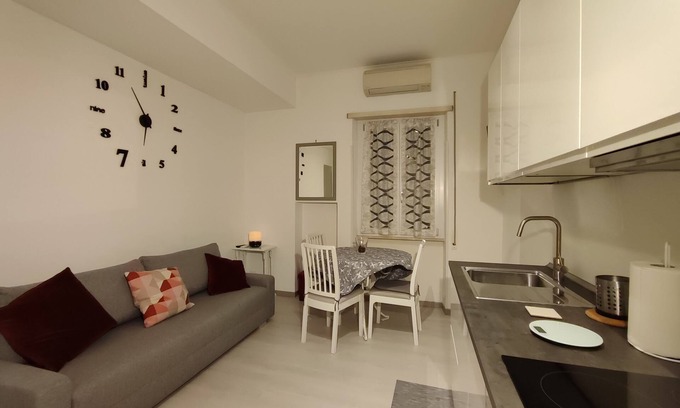 Gianicolo Apartment | 10 minutes from Trastevere romantic apartment