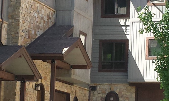 Whitefish House | 10% OFF- w/5 Pd nites booked 3 mo in advance, no holidays or discounts for 2024.