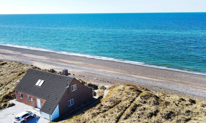 Lild Strand House | 10 person holiday home in Frøstrup
