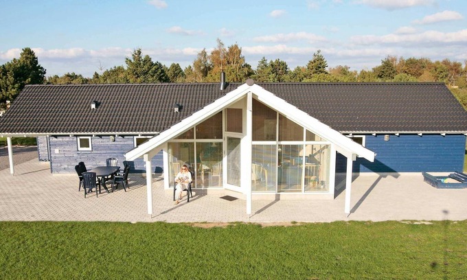 Kramnitse House | 10 person holiday home in Rødby-By Traum