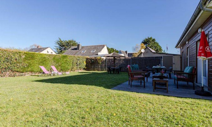 Saint-Laurent-sur-Mer House | 100 m² House ∙ 3 bedrooms ∙ 6 guests