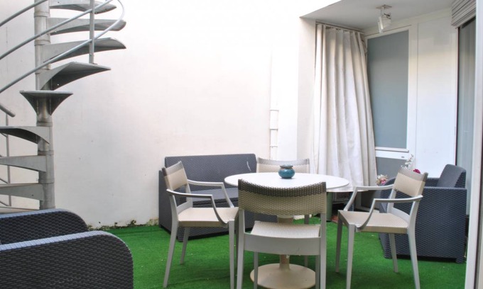 Cannes City Centre Apartment | 100 m² Apartment ∙ 3 bedrooms ∙ 6 guests