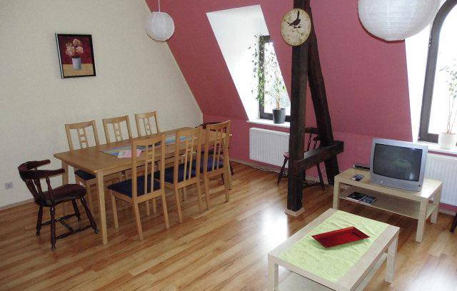 Loebtau Apartment | 100 m² Apartment ∙ 3 bedrooms ∙ 7 guests