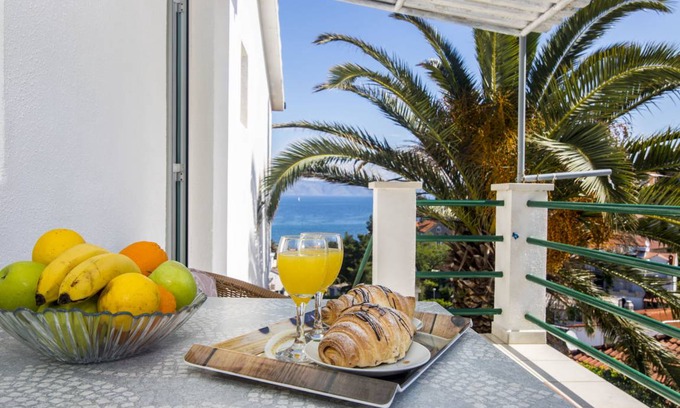 Island Hvar Apartment | 100 m² Apartment ∙ 3 bedrooms ∙ 6 guests