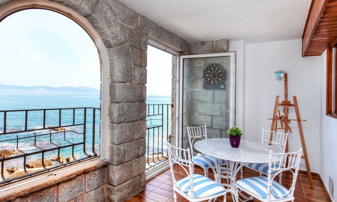 L'Escala Apartment | 100 m² Apartment ∙ 3 bedrooms ∙ 6 guests