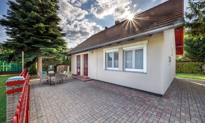 Balatonmariafurdo House | 100 m² House ∙ 3 bedrooms ∙ 6 guests