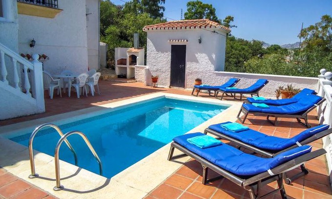 Almogia House | 100 m² House ∙ 3 bedrooms ∙ 6 guests