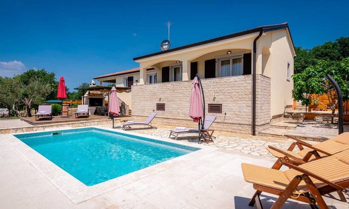 Rojci House | 100 m² House ∙ 3 bedrooms ∙ 6 guests
