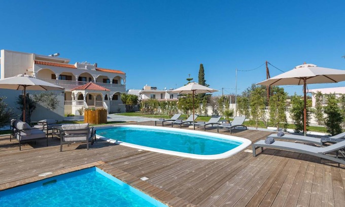 Archangelos House | 100 m² House ∙ 6 bedrooms ∙ 10 guests
