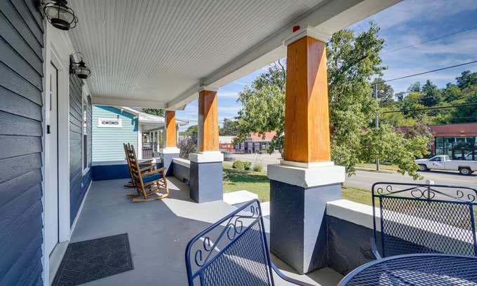 Knoxville Cottage | '1001 Sevier Bungalow': 2 Mi to Neyland Stadium!