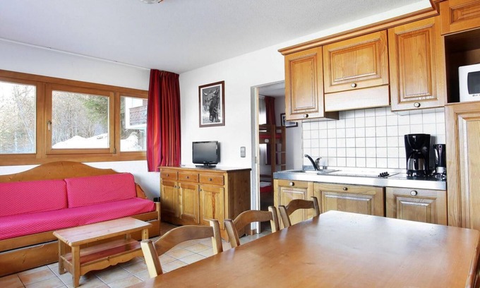 Les Carroz-d'Araches Apartment | 100m from ski slopes, tv, 26m², Les Carroz