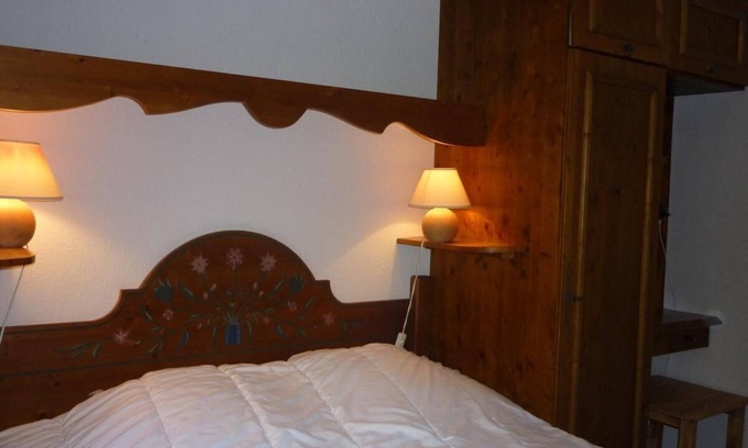 Pralognan-la-Vanoise Apartment | 100m from ski slopes, terrace, tv, ski locker, 35m², Pralognan-la-Vanoise