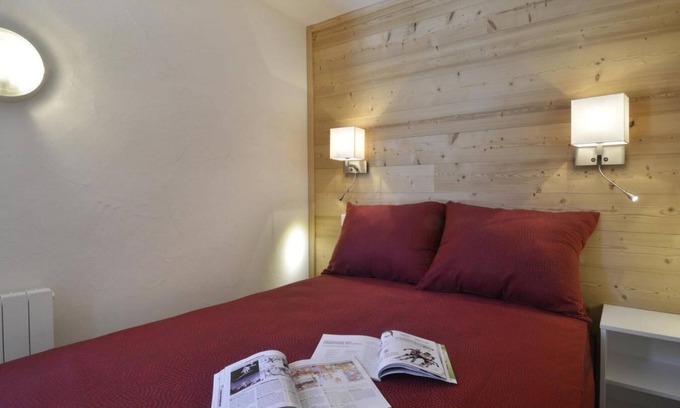 Macot-la-Plagne Apartment | 100m from resort center, 5th floor, view ski slopes, balcony, tv, ski locker, 35m², La Plagne
