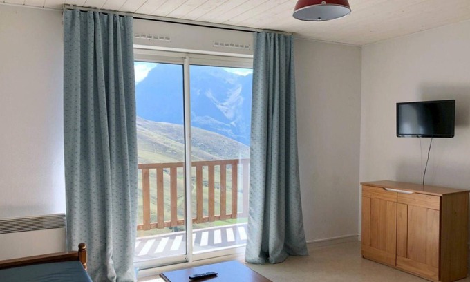 Peyragudes Apartment | 100m from resort center, Ground floor, balcony, tv, ski locker, 61m², Peyragudes