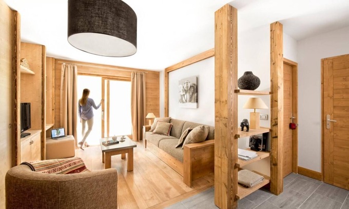 Les Brevieres Apartment | 100m from ski lifts, fitness, swimming pool, sauna, hammam, balcony, tv, 80m², Tignes