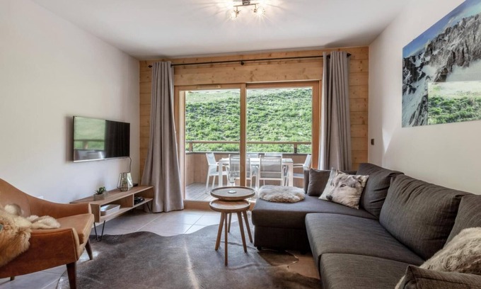 Les Avanchers-Valmorel Apartment | 100m from ski slopes, 2nd floor, balcony, tv, ski locker, 56m², Valmorel
