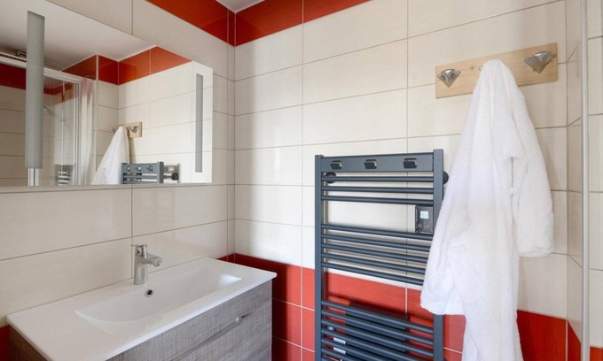 Bellentre Apartment | 100m from ski slopes, 3rd floor, balcony, tv, ski locker, 72m², Montchavin La Plagne