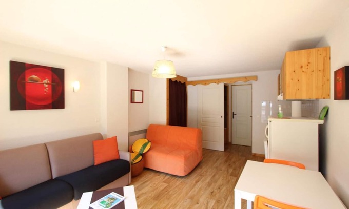 Chamrousse Apartment | 100m from ski slopes, Ground floor, terrace, tv, 25m², Chamrousse