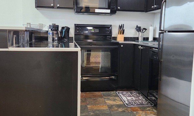 Red Deer Condo | 1010 Checkmate - Great One Bedroom Furnished Condo in Convenient Location!