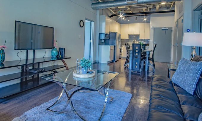 SoNo Apartment | 102 m² Apartment ∙ 2 bedrooms ∙ 5 guests