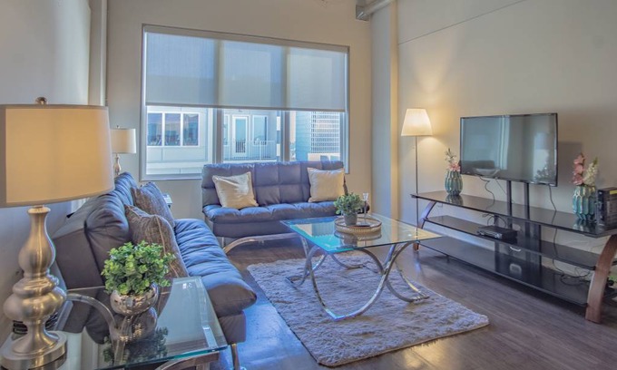SoNo Apartment | 102 m² Apartment ∙ 2 bedrooms ∙ 5 guests