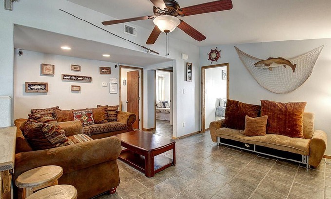Leeward Sands House | 102 m² House ∙ 3 bedrooms ∙ 10 guests