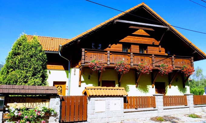 Hroznetin Apartment | 105 m² Apartment ∙ 2 bedrooms ∙ 6 guests