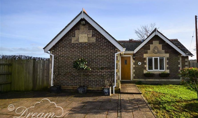 Dorchester Cottage | 105 m² Cottage ∙ 2 bedrooms ∙ 4 guests