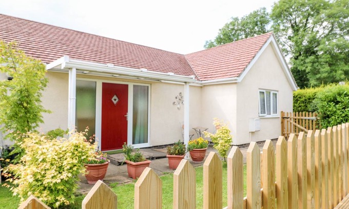 Findern Cottage | 105 m² Cottage ∙ 2 bedrooms ∙ 4 guests