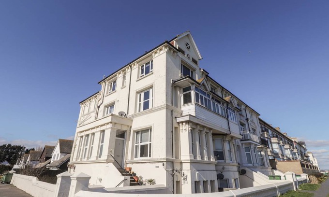 Littlestone-on-Sea Cottage | 105 m² Cottage ∙ 2 bedrooms ∙ 4 guests