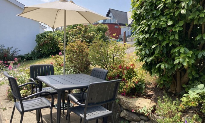 Abersoch House | 106 Cae Du - Three Bedroom House, Sleeps 6