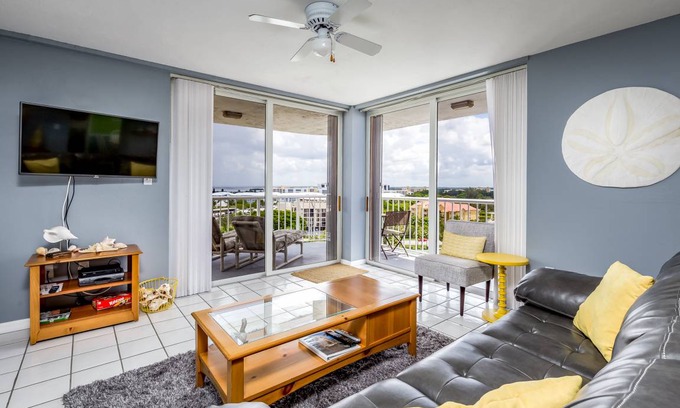 South Island Condo | 106 m² Condo ∙ 2 bedrooms ∙ 4 guests
