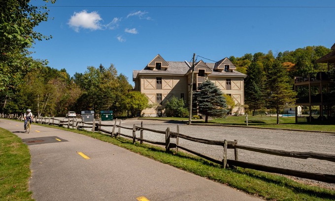 Mont-Tremblant Condo | 107-3 JARDIN DU VILLAGE, Village de Mont Tremblant