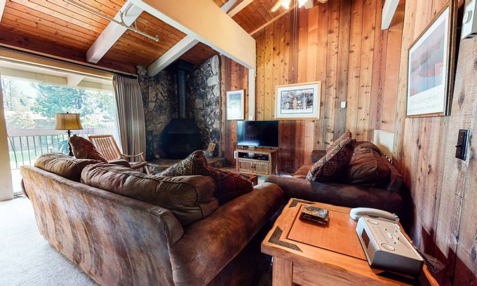 Mammoth Lakes Condo | 107 m² Condo ∙ 2 bedrooms ∙ 6 guests