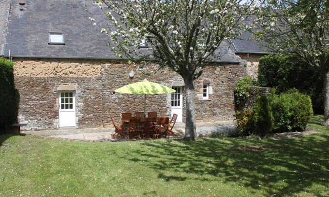 Canville-la-Rocque Cottage | 108 m² Cabin ∙ 3 bedrooms ∙ 7 guests