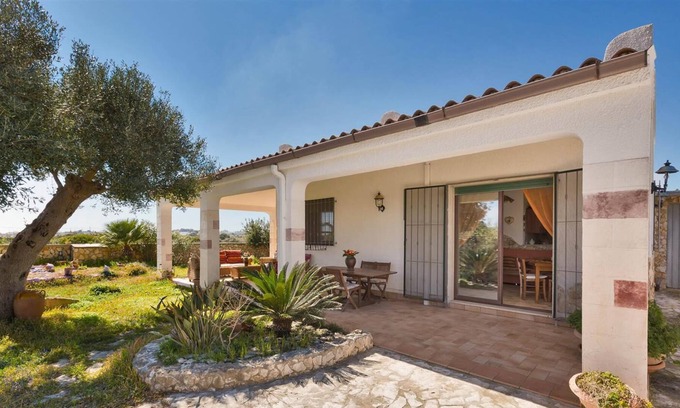 Padula Fede Apartment | 1086 Villetta Baron Beach